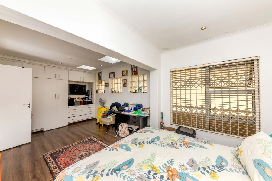 6 Bedroom Property for Sale in Walmer Estate Western Cape